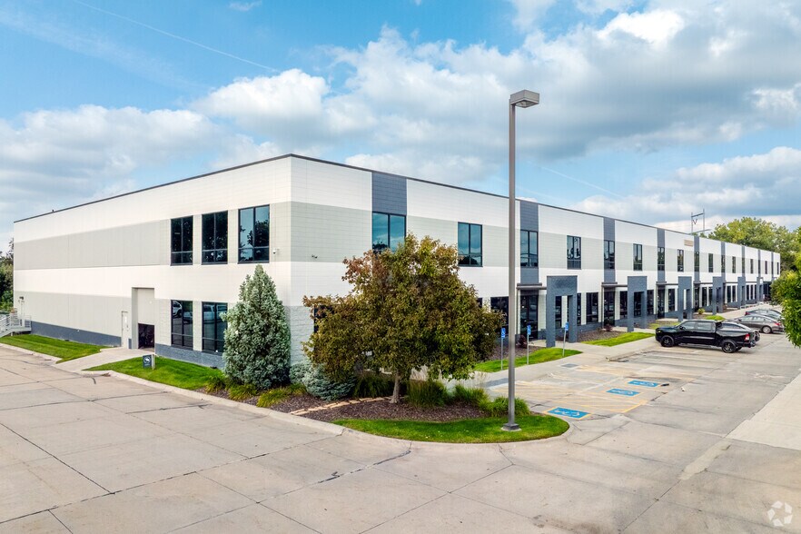 Primary Photo Of 11720-11734 Stonegate Cir, Omaha Warehouse For Lease