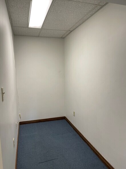 More Photos Of 600 Commerce Dr, Coraopolis Office Residential For Sale