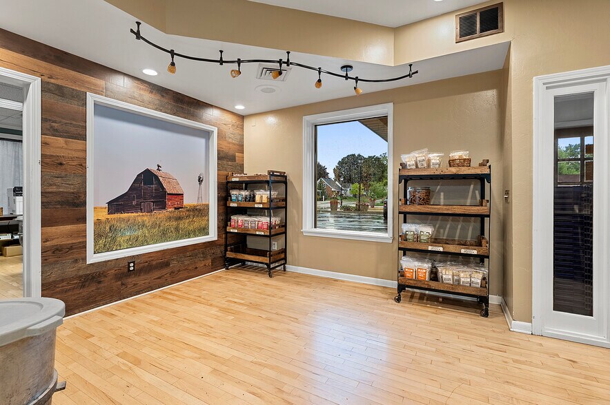 More Photos Of 802 George St, De Pere Freestanding For Sale