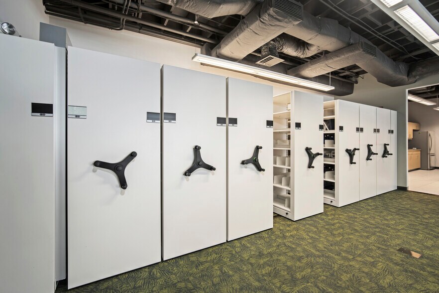 More Photos Of 3113 Olu St, Honolulu Office For Sale