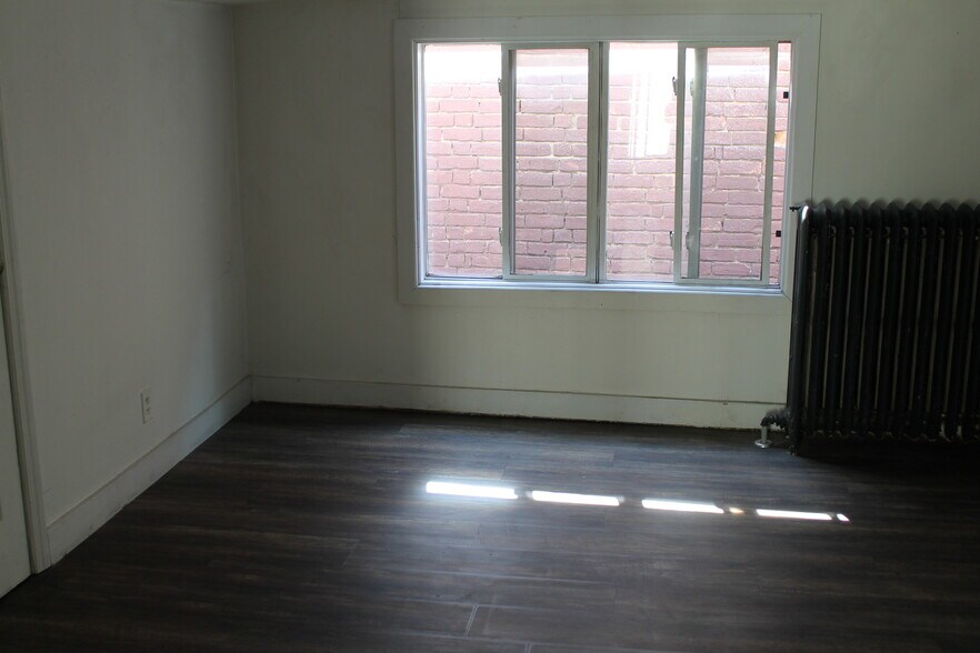 More Photos Of 12 Park Pl, Hudson Storefront Retail Residential For Lease