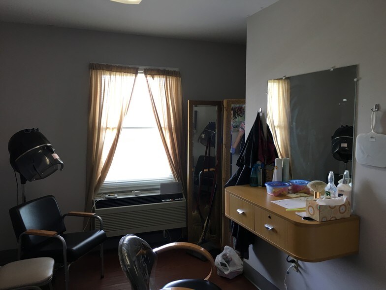 More Photos Of 1104 Old Charlotte Rd, White Bluff Assisted Living For Lease