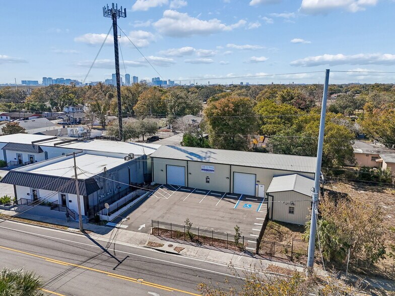 More Photos Of 2820 N 34th St, Tampa Warehouse For Lease
