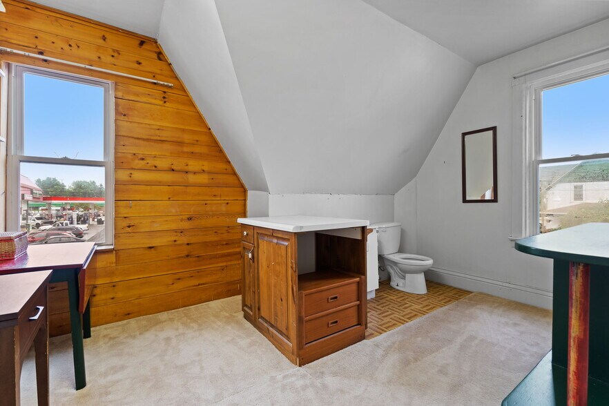 More Photos Of 44 Park St, Port Colborne Multifamily For Sale