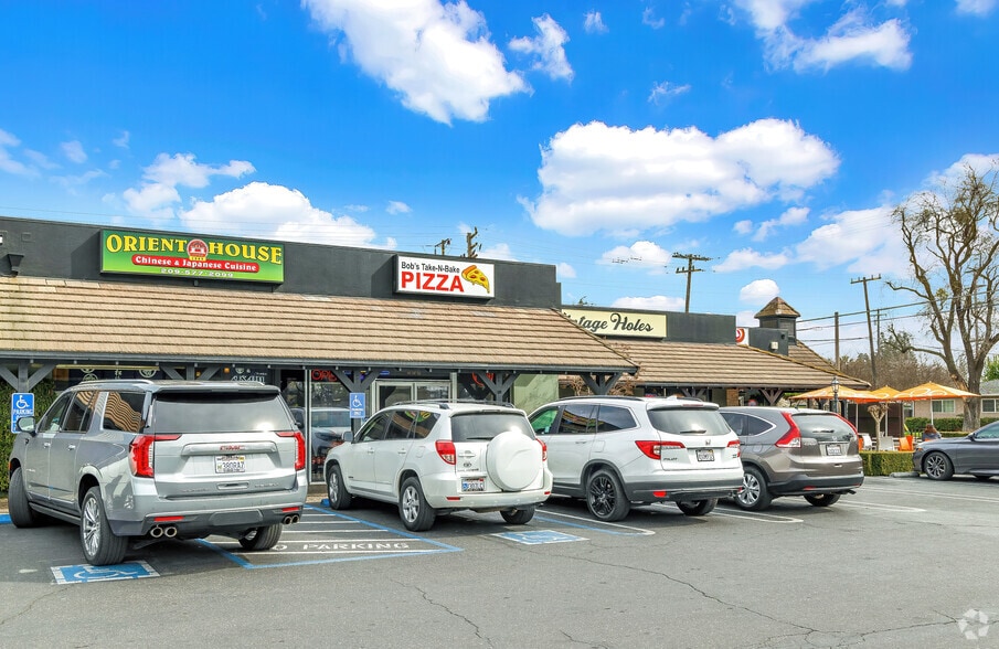 More Photos Of 839-921 W Roseburg Ave, Modesto General Retail For Lease