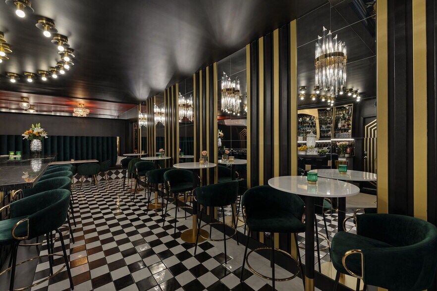 More Photos Of 120 W Vereda Sur, Palm Springs Hotel For Sale