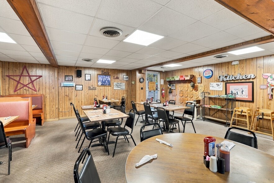 More Photos Of 4264 Murray Hwy, Hardin Restaurant For Sale