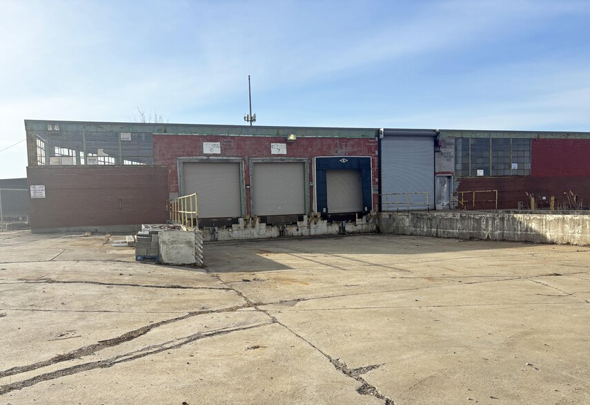More Photos Of 14700 Dexter Ave, Detroit Warehouse For Sale