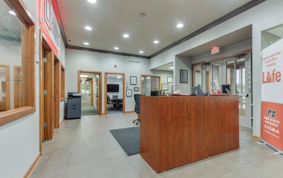 More Photos Of 13215 S US Highway 27, Dewitt Bank For Lease