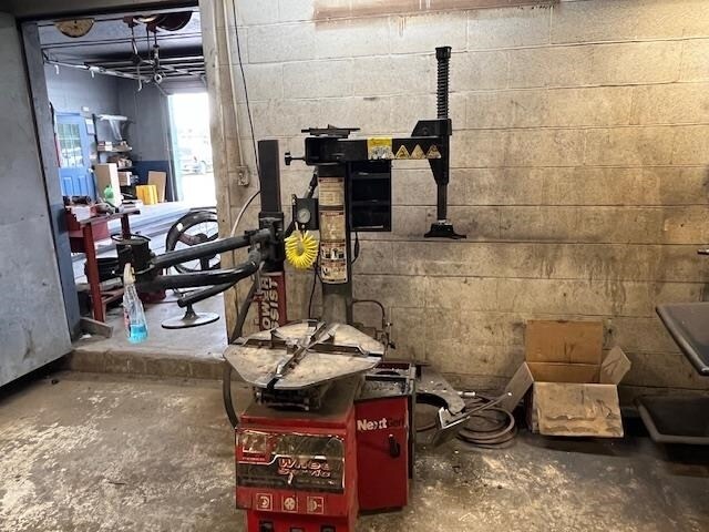 More Photos Of 2260 W Main St, Mountain View Industrial For Sale