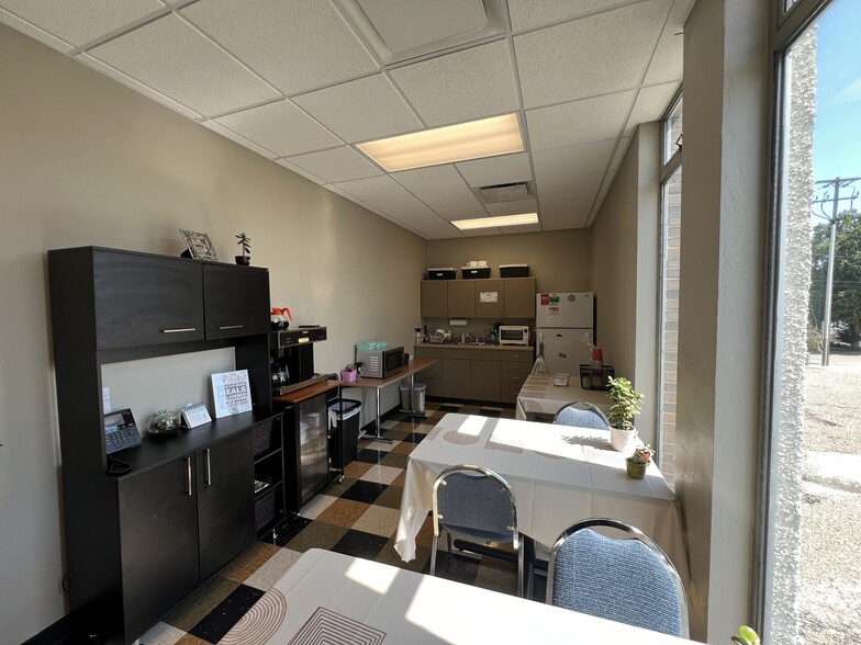 More Photos Of 417 Monroe Ave, Green Bay Medical For Lease