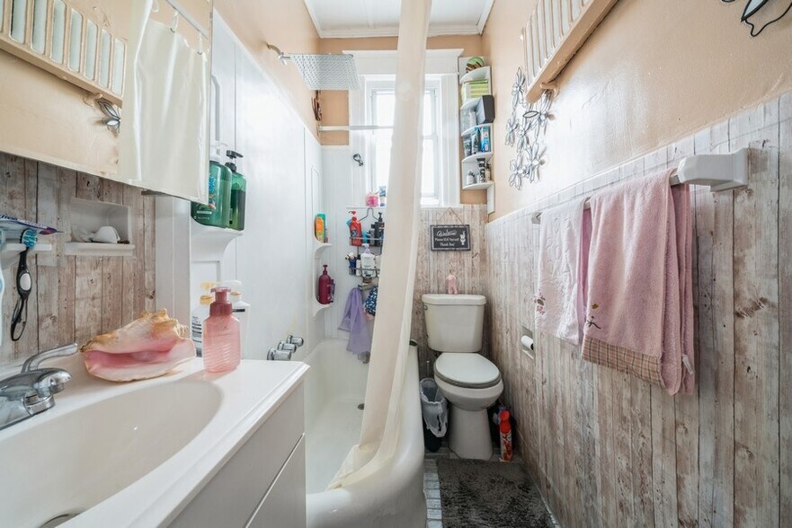 More Photos Of 274 Centre Ave, Secaucus Storefront Retail Residential For Sale