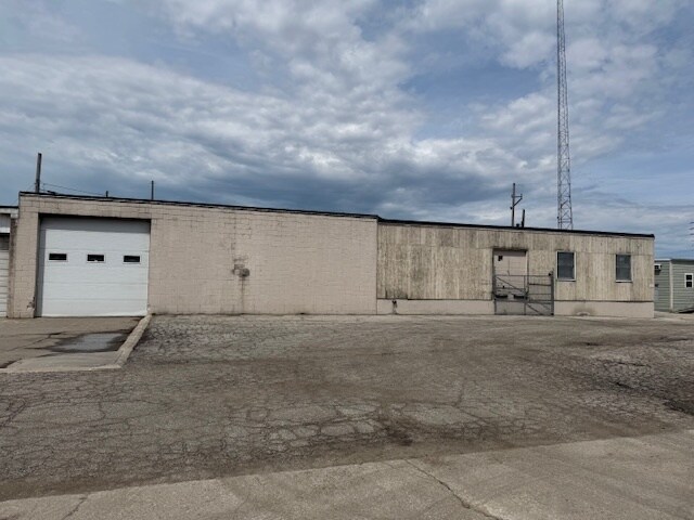 More Photos Of Lincoln highway, La Porte Warehouse For Lease