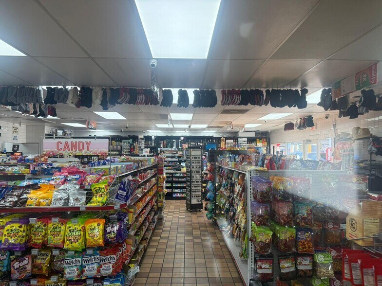 More Photos Of 210-220 S Lovekin Blvd, Blythe Service Station For Sale