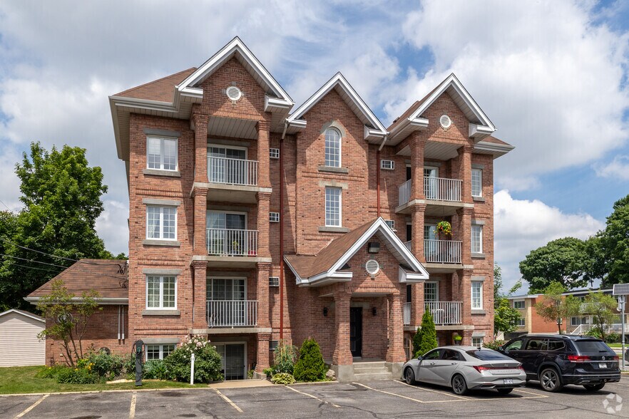 Primary Photo Of 3500 Rue Chalifoux, Laval Apartments For Sale