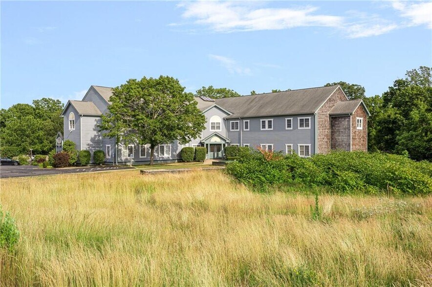 More Photos Of 320 Phillips St, North Kingstown Medical For Sale