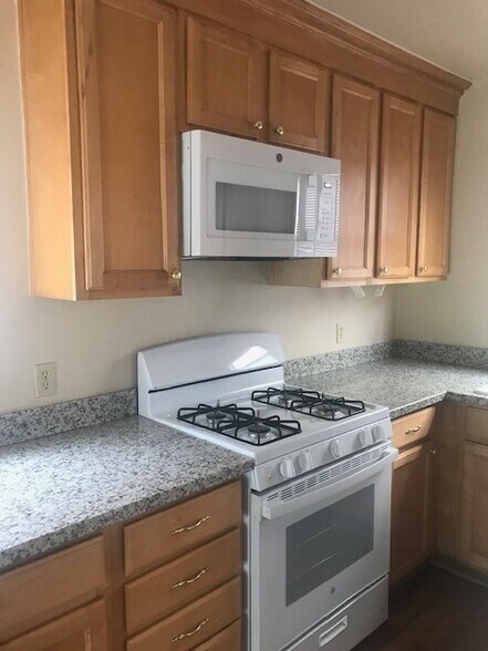 More Photos Of 238 Capitol St, Salinas Office Residential For Sale