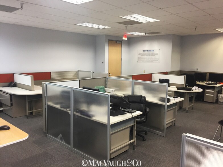 More Photos Of 150 S Los Robles Ave, Pasadena Office For Lease