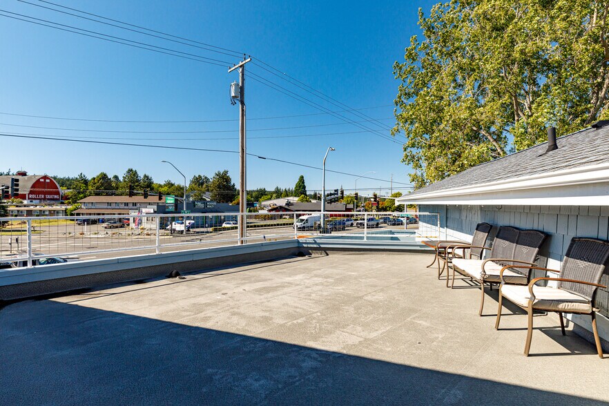 More Photos Of 35 SE Ely St, Oak Harbor Office For Sale
