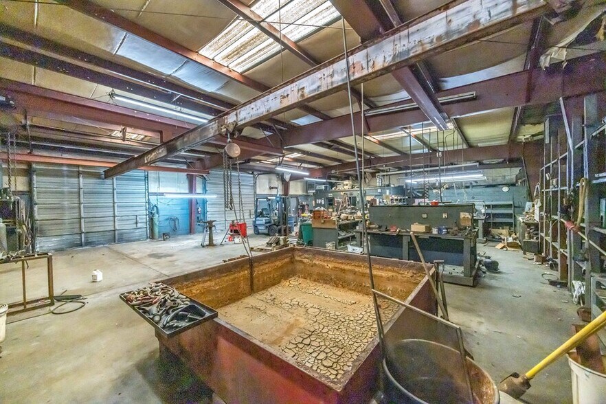 More Photos Of 1617 Benning Dr, Columbus Warehouse For Sale