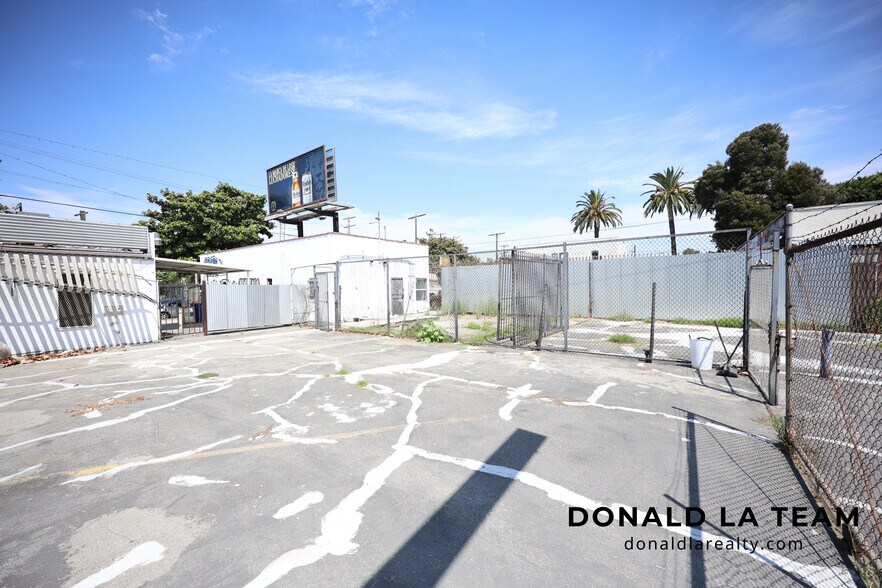 More Photos Of 5626 S Central Ave, Los Angeles General Retail For Sale