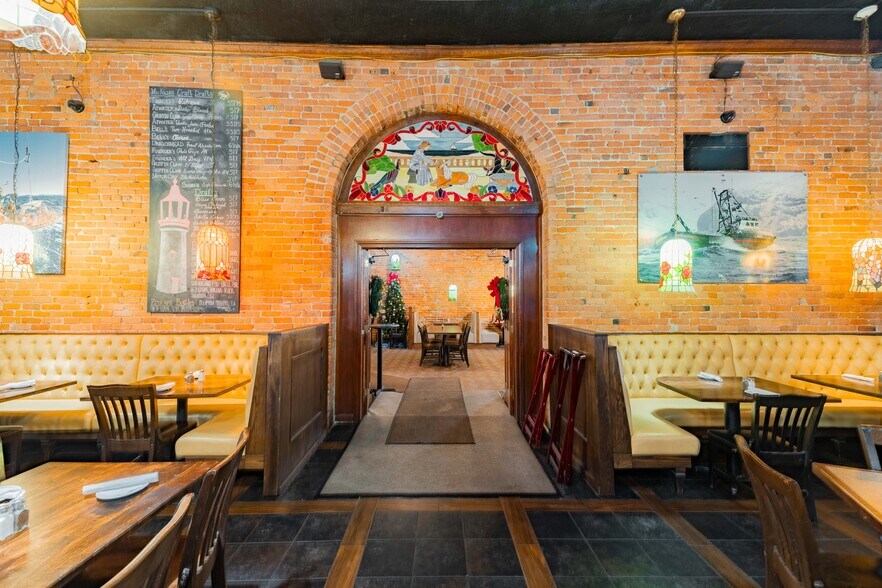 More Photos Of 440 Clinton St, Detroit Storefront Retail Office For Sale