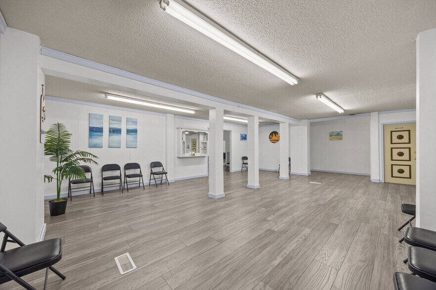 More Photos Of 1108 S Salisbury, Spencer Freestanding For Sale