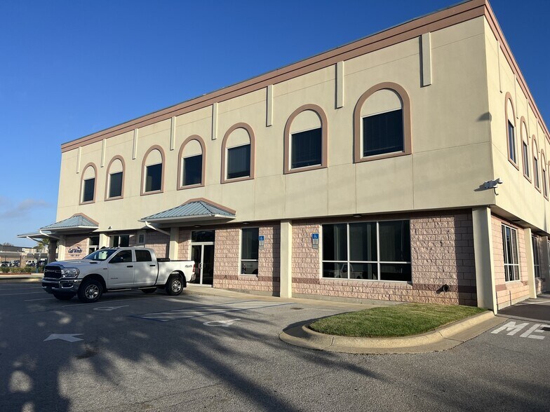 More Photos Of 1300 Shoreline Dr, Gulf Breeze Medical For Lease