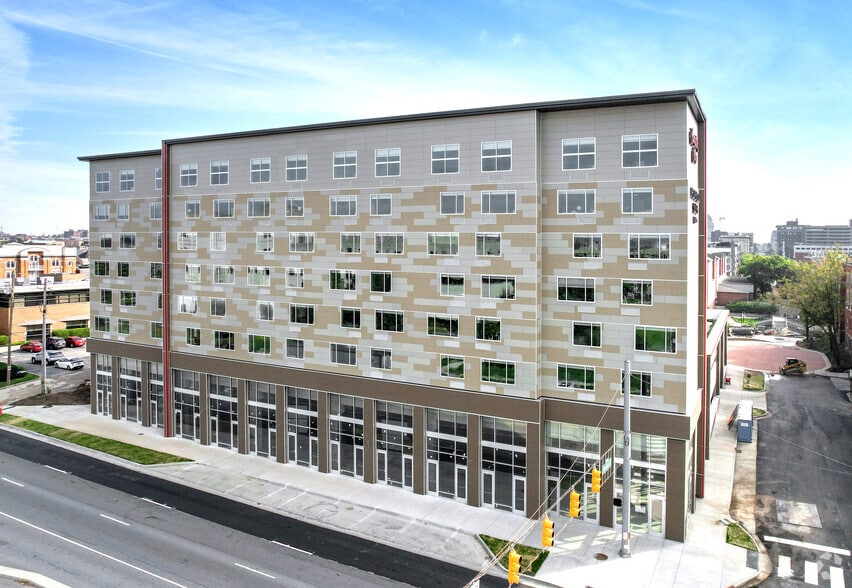More Photos Of 414 W Vermont St, Indianapolis Hotel For Lease