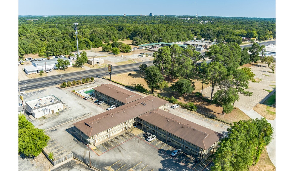More Photos Of 3236 W Gentry Pkwy, Tyler Hotel For Sale