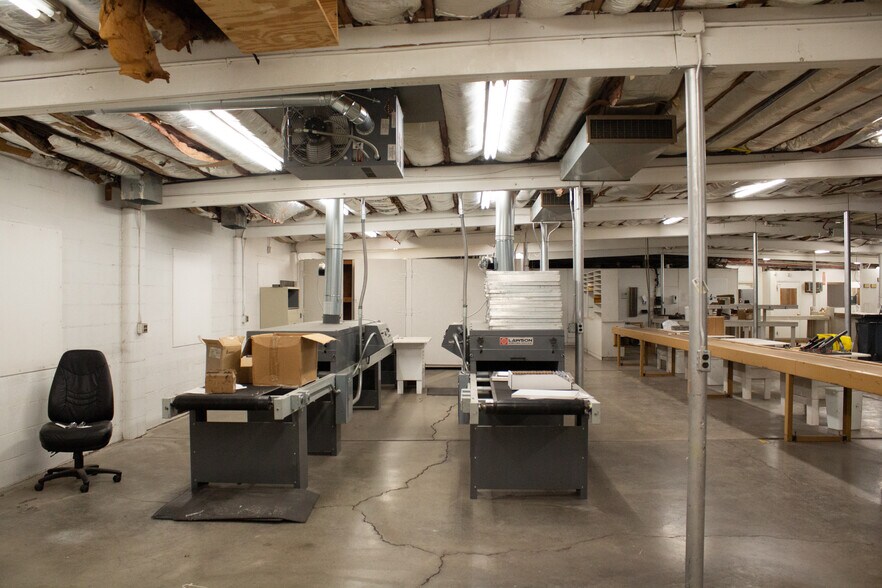 More Photos Of 645 Bellefontaine Ave, Marion Light Distribution For Sale