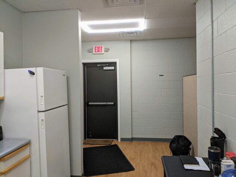 More Photos Of 437 Fern St, Jackson Office For Lease