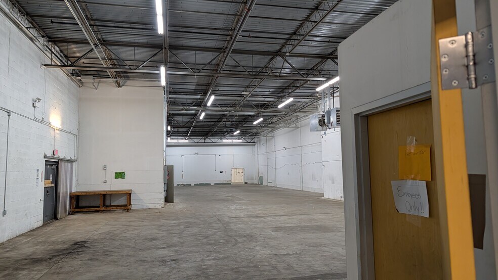 More Photos Of 6100-6180 Broadway, Merrillville Unknown For Lease