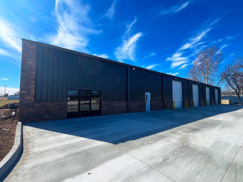 Primary Photo Of 2421 S Portland Ave, Oklahoma City Warehouse For Sale