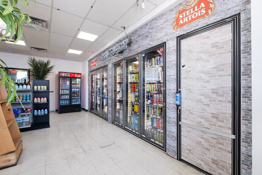 More Photos Of 2730 Meridian St, Bellingham Service Station For Sale