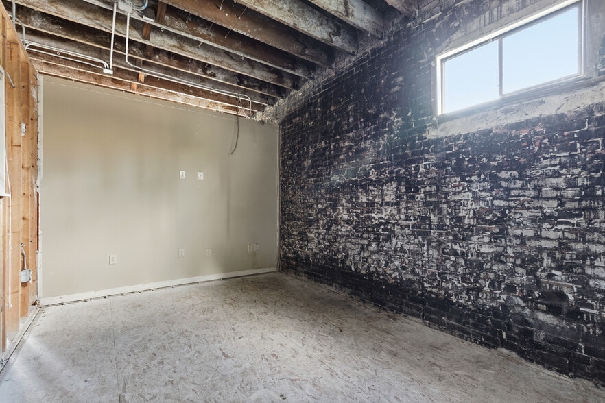 More Photos Of 2602 Grand Ave, Everett Office For Sale