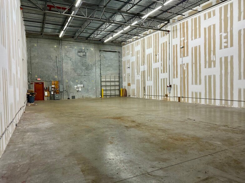 More Photos Of 73 SW 12th Ave, Dania Beach Warehouse For Lease
