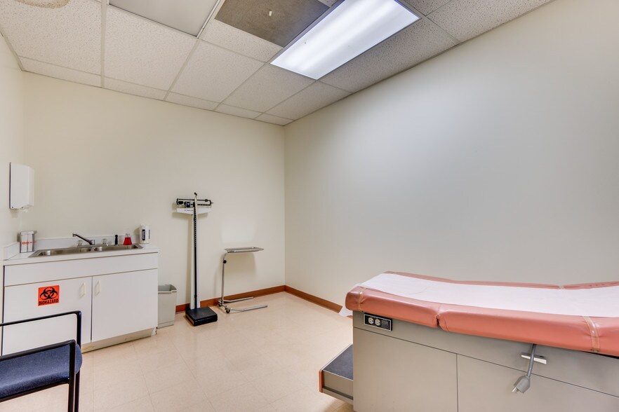 More Photos Of 1202 E Silver Star Rd, Ocoee Medical For Sale