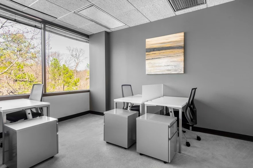 More Photos Of 2000-2100 SouthBridge Pky, Birmingham Office Residential For Lease