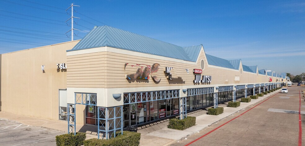 Primary Photo Of 11410-11430 East Fwy, Houston General Retail For Lease