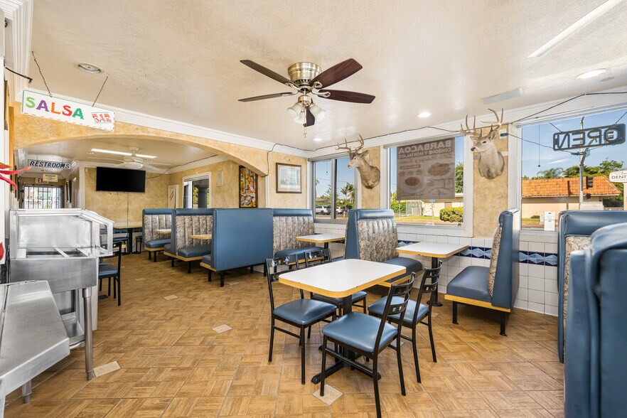 More Photos Of 1936 W 17th St, Santa Ana Restaurant For Sale