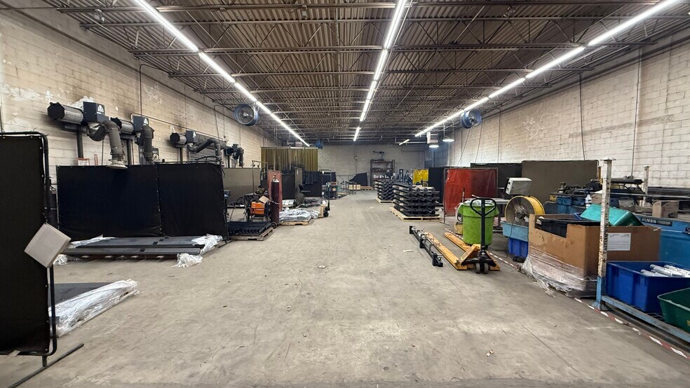 More Photos Of 48 Vincent Cir, Warminster Warehouse For Lease