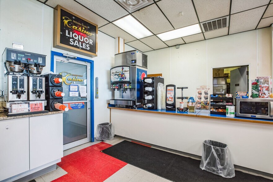 More Photos Of 1600 N Crawford Ave, Hardin General Retail For Sale