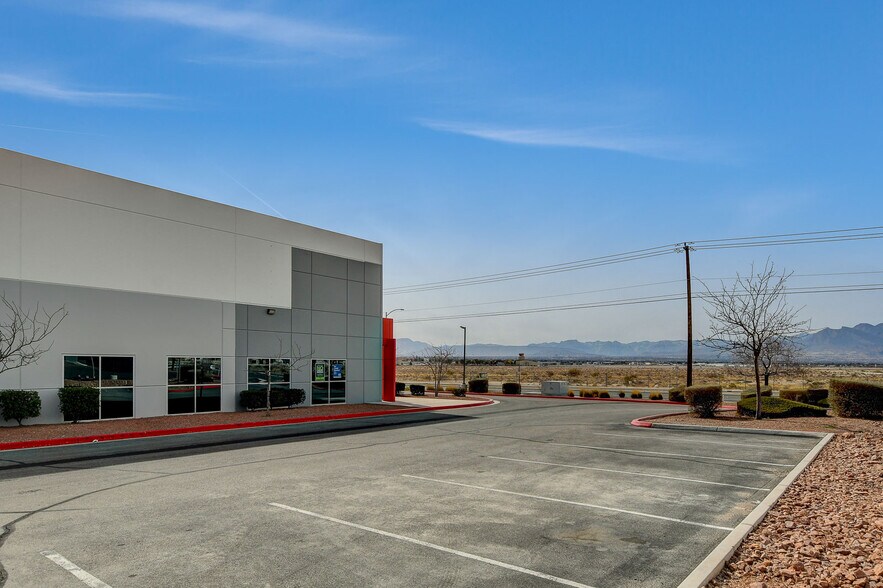 More Photos Of 3040 N Simmons St, North Las Vegas Light Manufacturing For Lease