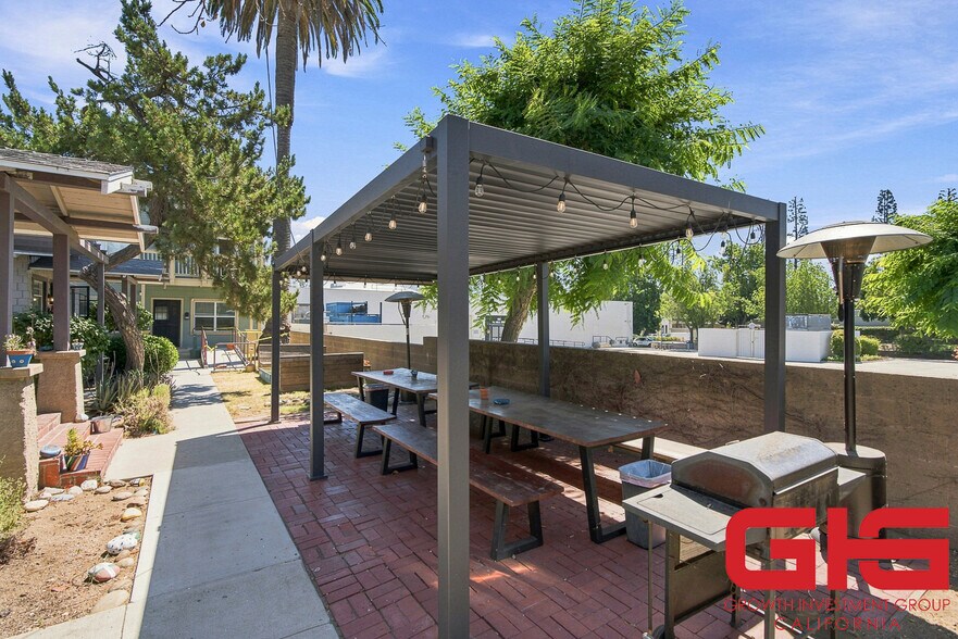 More Photos Of 146-154 N Holliston Ave, Pasadena Rehabilitation Center For Sale