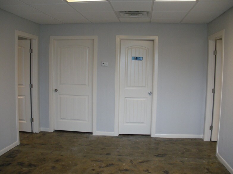 More Photos Of 5340 Prudence Dr, Houston Warehouse For Lease