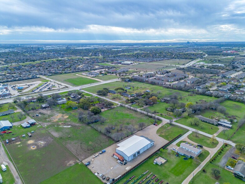 More Photos Of 1650 Staree Ln, Saginaw Flex For Lease