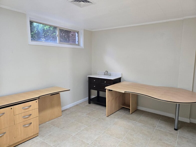 More Photos Of 1142-1148 Walker Rd, Great Falls Medical For Sale