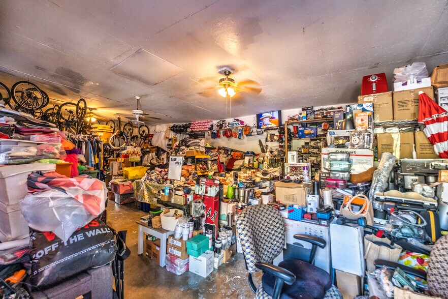 More Photos Of 561-563 McLean Ave, Hopkinsville Freestanding For Sale