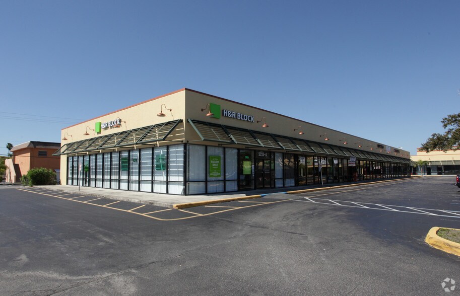 More Photos Of 2215-2275 Winkler Ave, Fort Myers Unknown For Lease